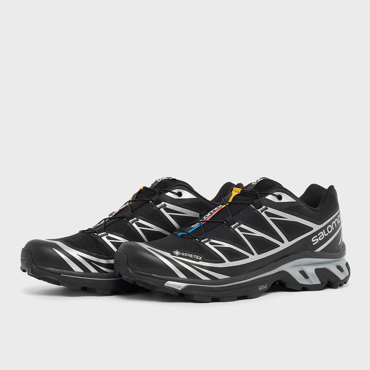 Salomon XT-6 GORE-TEX – Noir & Argent – paire trois quarts