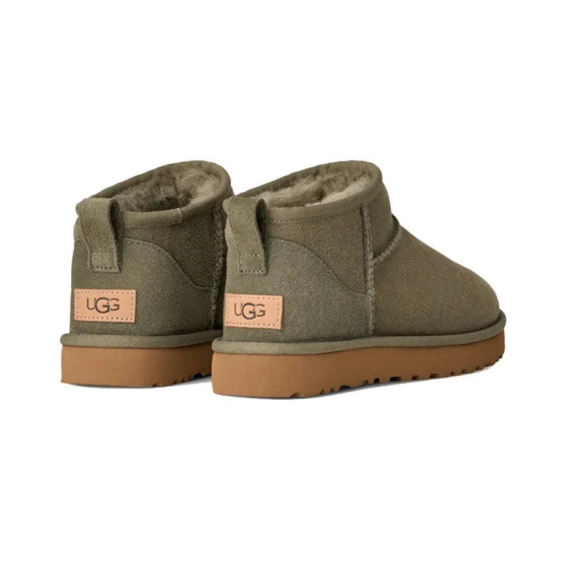 UGG Classic Ultra Mini Femme – Moss Green / Amphora – paire arriere