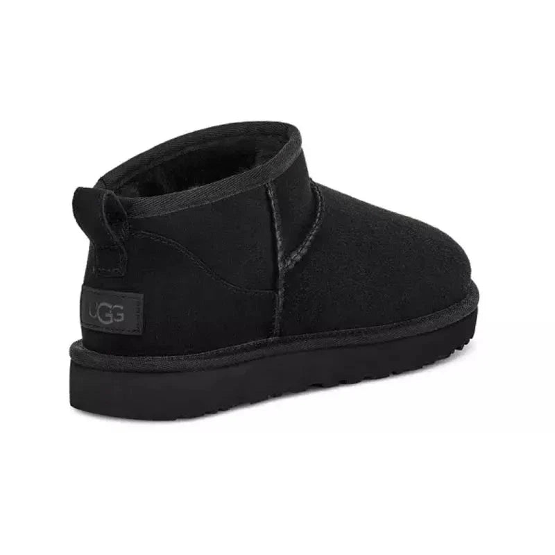 UGG Classic Ultra Mini Femme – Noir – trois quarts arriere