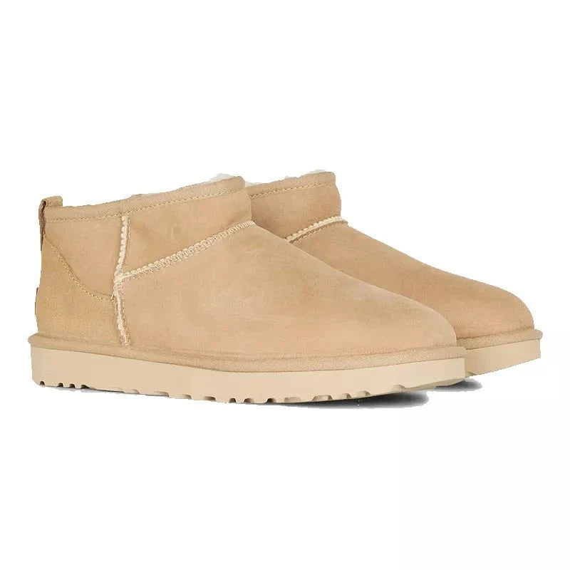 UGG Classic Ultra Mini Femme – Sable – paire trois quarts